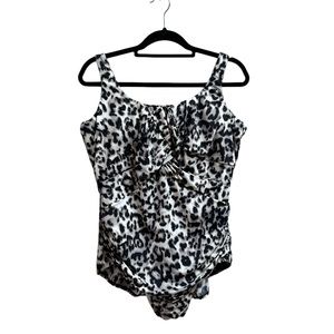Lands’ End 16W G Women’s Leopard
Print One Piece Swimsuit
Swimming Beach Pool